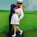 Victory Kiss Statue