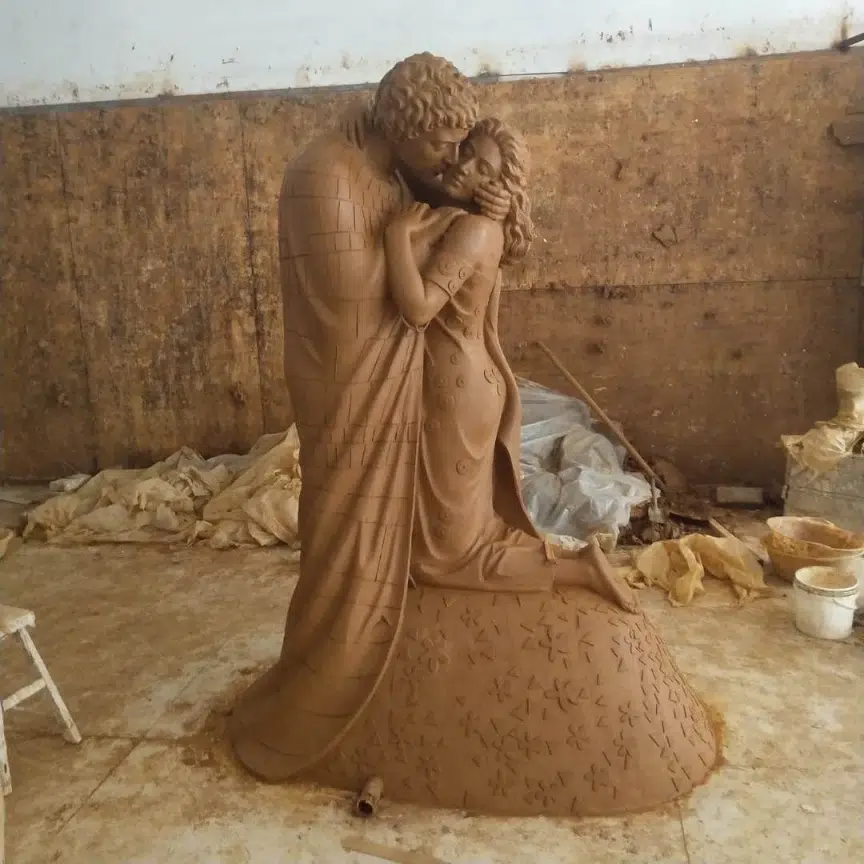 Fiberglass Kiss statue FKS260 3 fiberglass kiss statue